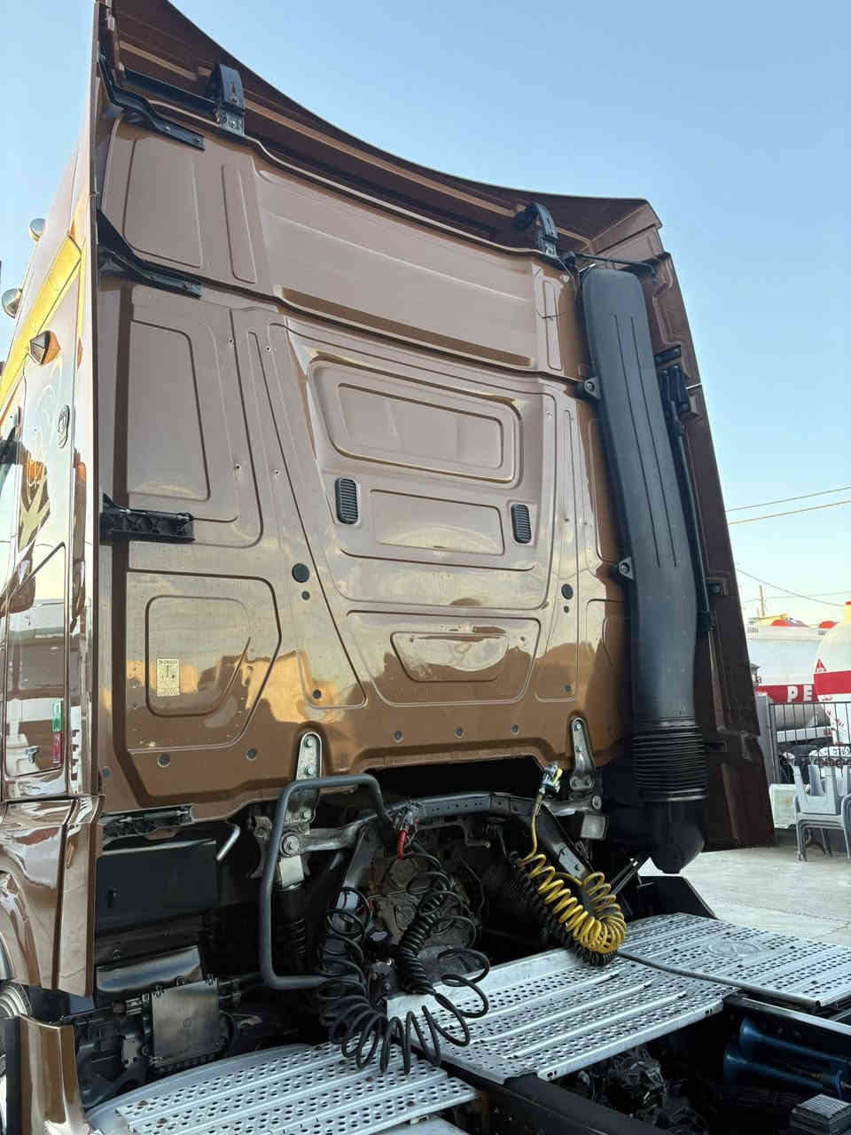 وحش راس تريله چامبو سقف سقط 2016 حجم 1842 ويل كروم فول موصفات رقم دهوك عنوان معرض عبدالله لتجارة الشاحنات الكبيرة والشحن الدولي
***********
***********
