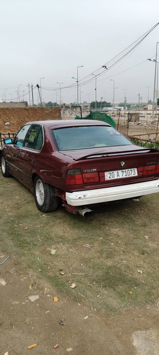 السلام عليكم بيئم 535 موديل 91
رقم انكليزي سنويه توني مجددها ب اسمي تحول ثاني يوم 

السياره كفاله كير ومكينه وكشر تخم تاير جديد 

كير اتو ماتيك فتحه شغاله 

تبريد شغال كفاله مكاني واسط  

شعدك مراوس ادخلي وتساب 

*********** وتساب او اتصال  نقص دعاميه خلفيه فقط ماكو كل نقص بعد مراوس شعدك اراوس السعر 44
