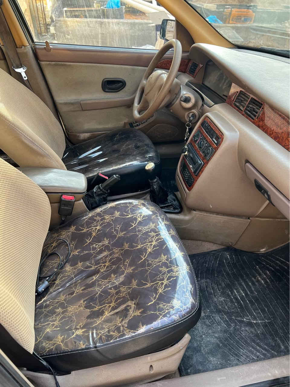 سمند 2012رقم نجف انكليزي تحويل مباشر مكفولة من ضربة وتبديل بيها بيبان اثنين صبغ فقط مكينة وكير وحداديه وتخم تاير جديد سيارة مناقصها شي  مكاني نجف حي المكرمة السعر 45وبيها مجال بسيط حك الجية  رقمي *********** النجف, العراق
