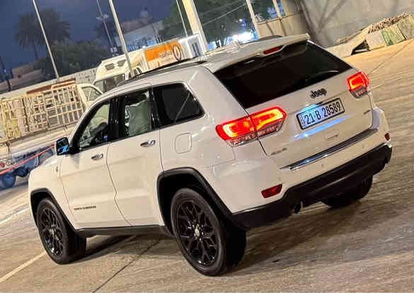 جيب كراند شيروكي LlMlTED خليجي وكاله 2014 لمتد 4x4 فول موصفات 1/1 

بيها صبغ بنيد فقط اثر بطش بدون حادث والباقي مكفول

حجم المحرك : 6سلندر 3600  

ماوس وضعيات قياده الفور ويل 

* بانوراما

*غرفه السياره عسلي جلد 

*اناره ترحيب 

بصمه دخول ذكي

*صندوق كهربائي 

*شاشه كبيرة 8.4

*كشنات الاماميه كهربائي 

*خزن وضع المقاعد والستيرن 

*ويل حجم  18

هوك امامي خلفي

*شفتات ستيرن 

* كاميرا خلفية 

* حساسات خلفية وامامية 

*دبل كزوز 

* مرايا متحركه عند الرجوع للخلف  

*تعتيم مريا 

*ستيرن كهربائي متحرك  

* كشنات تدفئة وتبريد امامي وخلفي 

* ستيرن تدفئة   

*كشنات حار بارد 

* لد امامي لايت زنون

*زراك لايت

* سستم صوت ٩ سماعات دمام خلفي 

* اشارات مرايا 

*سيدي 

*كير طيارة 8 نمر 

* تحكمات ستيرن فول

* تدفئة مرايا جانبيه 

رقم بغداد مشروع وطني 

تخم تاير لوك 

سعر 228$ مجال بصيط 

 مكاني بغداد العامريه 

‭0789 243 5666‬ بغداد
