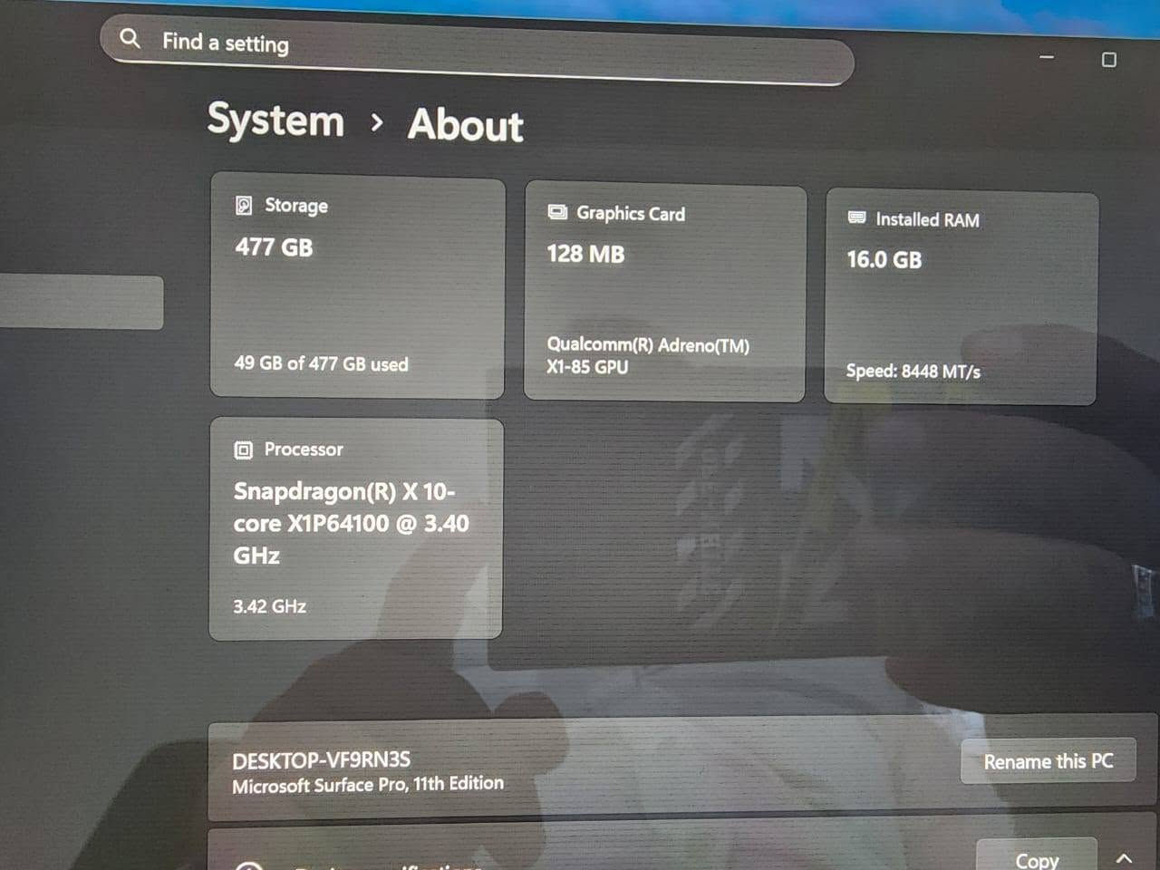 🇺🇸 وارد الولايات المتحدة الأمريكية – نسخة أصلية
🔥 مشحون 19 مرة فقط واردنا الخاص 

💻 Microsoft Surface Pro 11

✔️ المعالج | Processor
Snapdragon X Plus X1P64100
10-Core Processor
بتردد 3.40 GHz

✔️ الرام | RAM
16GB RAM
بسرعة 8448 MT/s

✔️ التخزين | Storage
512GB SSD

✔️ كارت الشاشة | Graphics
Qualcomm Adreno X1-85 GPU
128MB Display Memory

للاستفسار والتواصل : 
خلال صفحتنا الرسمية 
دكان للحاسبات  //  واتساب  ***********
الخاص متاح ايضا بخدمتكم ✅️
