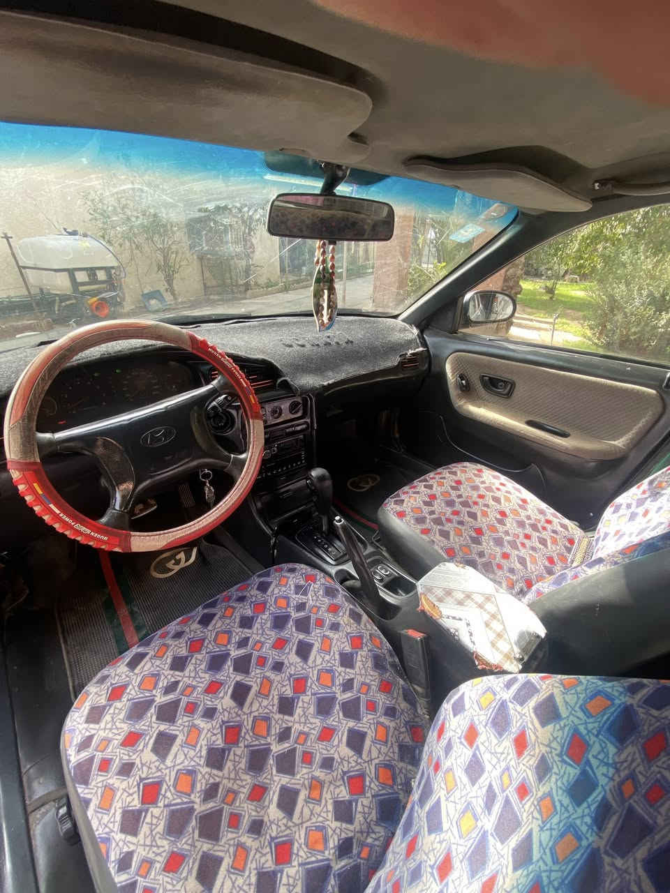 سوناته ثري موديل ٩٦ 
سياره باسمي سنويه ٢٩ رقم وهزه جديد 
تخم تاير كير اوتو تبريد معوز بس غاز 
سياره بدون نقص وكله شغال 
مكينه وكير حاويه بدون تنقيص وتبخير 
دواخلها نضيفه 
عوزها بس صبغ 
سعر ٣٨ وبيها مجال للشراي 
مكاني خان بني سعد شراي اتصل ودلل 
***********
