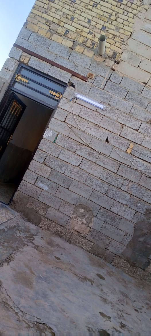 سلام عليكم دار للبيع مساحته ٦٥ متر سند ٢٥طابو زراعي مكانه علوت فحل وره فلل السعر ١٠ ملايين بي مجال ***********
