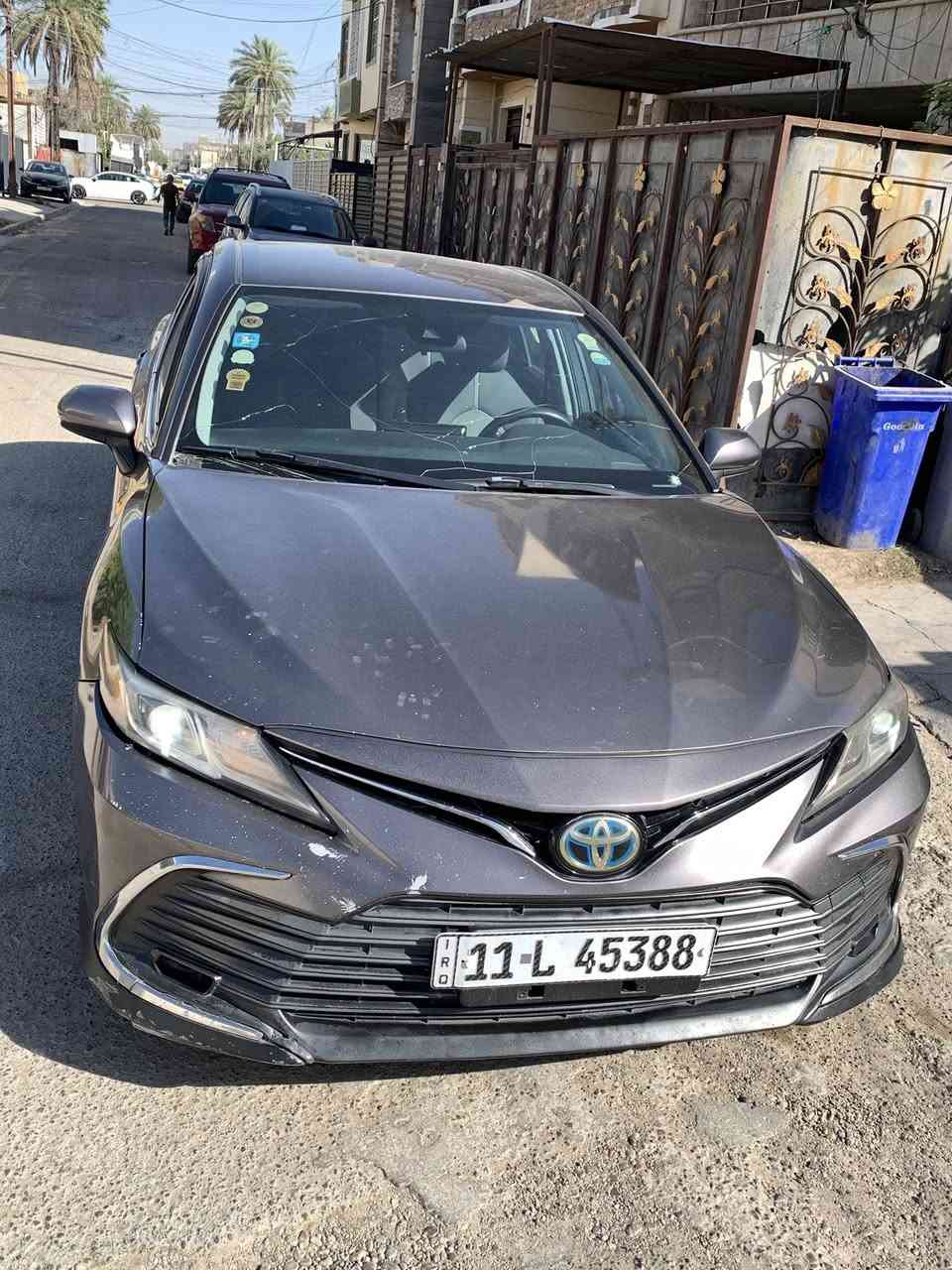 🚗 للبيع: تويوتا كامري Toyota Camry LE 2022 (هايبرد / وارد أمريكي) 🇺🇸.

🔹 تفاصيل السيارة:

 اللون: رمادي فيلي
 الممشى: 150 ألف كيلومتر (حقيقي).
🔹المواصفات ومميزات الـ LE:
 المحرك: منظومة هايبرد (Hybrid) .

 التبريد: نظام S-FLOW الذكي لتوجيه التكييف وتوفير الطاقة، مع تبريد ثلج.
 الأنظمة الذكية: نظام الرادار والتنبيه عند الخروج عن المسار، رادار أمامي، ومثبت سرعة ذكي.
 الشاشة: شاشة أصلية تدعم Apple CarPlay و Android Auto مع كاميرا خلفية عالية الدقة.
 وضعيات القيادة: (Eco / Normal / Sport / EV Mode).
 الراحة: تحكم ستيرن كامل، نظام التكييف ثنائي المناطق (SYNC)، وداخلية مخمل نظيفة ومريحة جداً.

🔹 حالة السيارة (الحادث):
 السيارة وارد أمريكي، حادثها 
 (جاملغ وبنيد فقط في أمريكا) 
.
💰 السعر: 175 ورقة (17,500$)
📍 المكان: بغداد - العامرية
📞 للتواصل والاستفسار: ***********
