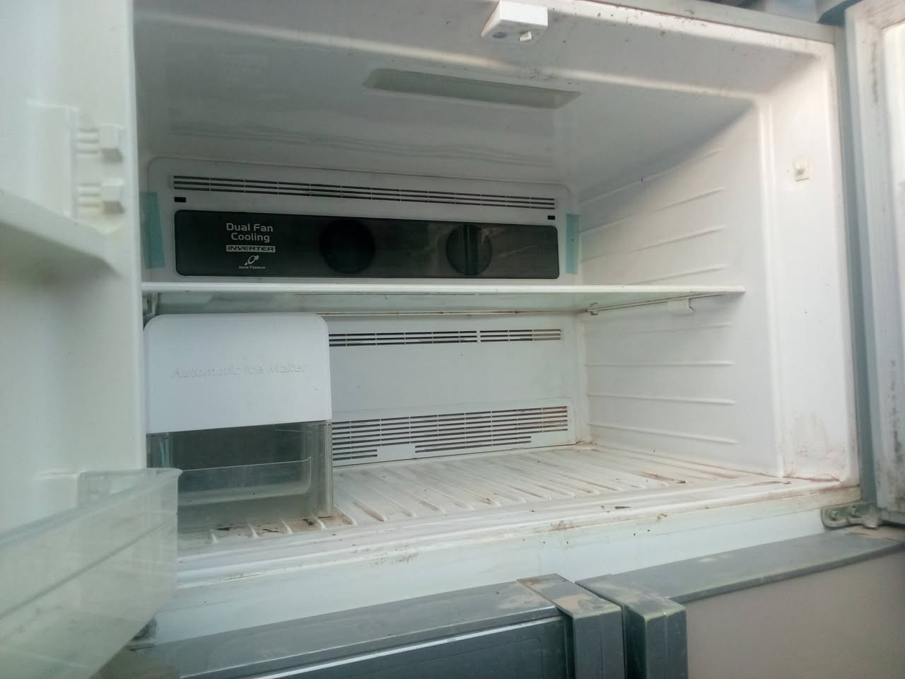 ثلاجه نضيفه مستعمله المطور شغال بس الخريطه عطلانه الطول 180 ولعرض 87 السعر 200


**إذا كنت صاحب هذا الإعلان وتريد حذفه لأي سبب، رجاءا أرسل رسالة إلى الدعم الفني**