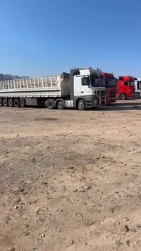 شاحنات عراقية • الأردن • العقبة