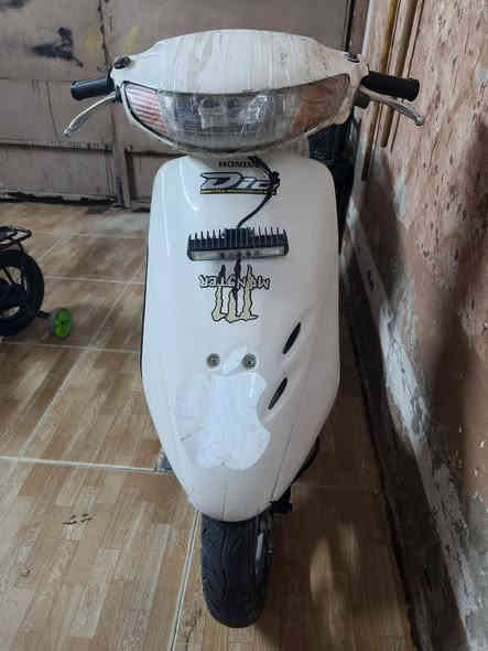 هوندا سرعه 60 دراجه عوزه بس بطاريه بحالة الوكاله محرك ناعم  سعره ٢٠٠ بيه مجال قليل كركوك قادسيه الثانيه الرقم ***********
