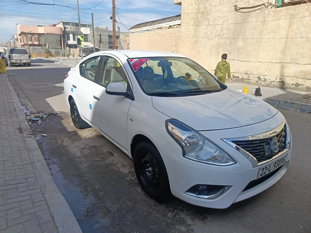 نيسان صني هندي مديل 24 ماشيه ٣٦ الف فقط السياره جديده كلش بيه كارت قليل بل باب السائق فقط سياره جديده شبك جديد السعر ١٢٦ رقمي *********** بغداد, العراق
