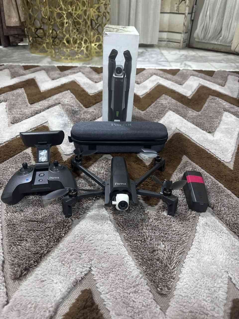 السلام عليكم درون parrot  ANAFI الموصفات ربط كيبل مسافه من خمسه الى 6 كيلو كمبل ثلاثي دوار رجوع تلقائي بطاريه تدوم طيران 25 دقيقه حقيقي تجي وياها بطاريات عدد 2 نظافه 99% السعر 275 مع التوصيل 
ملاحظه التوصيل فقط بغداد حله نجف كربلاء ديوانيه والي يحب يشوف تصويرها يتفضل خاص تصوير 4k حقيقي وبيها ثلاث وضعيات للسرعة


**إذا كنت صاحب هذا الإعلان وتريد حذفه لأي سبب، رجاءا أرسل رسالة إلى الدعم الفني**