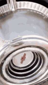 سوبر 87 سياره جاهزه محرك بيها ون جي جير عادي حداديه جديده سياره كامله دواخل السياره جديده سياره بيها خياسات خيانه للبيع سعرها 20 ورقه وبيها مجال مكان ديوانيه الرقم ***********
