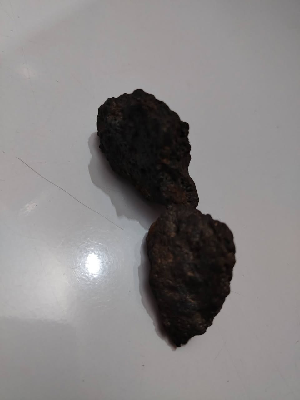 يوجد لدي حجار نيزك مفحوص من ختصاص حجار رقم ***********
