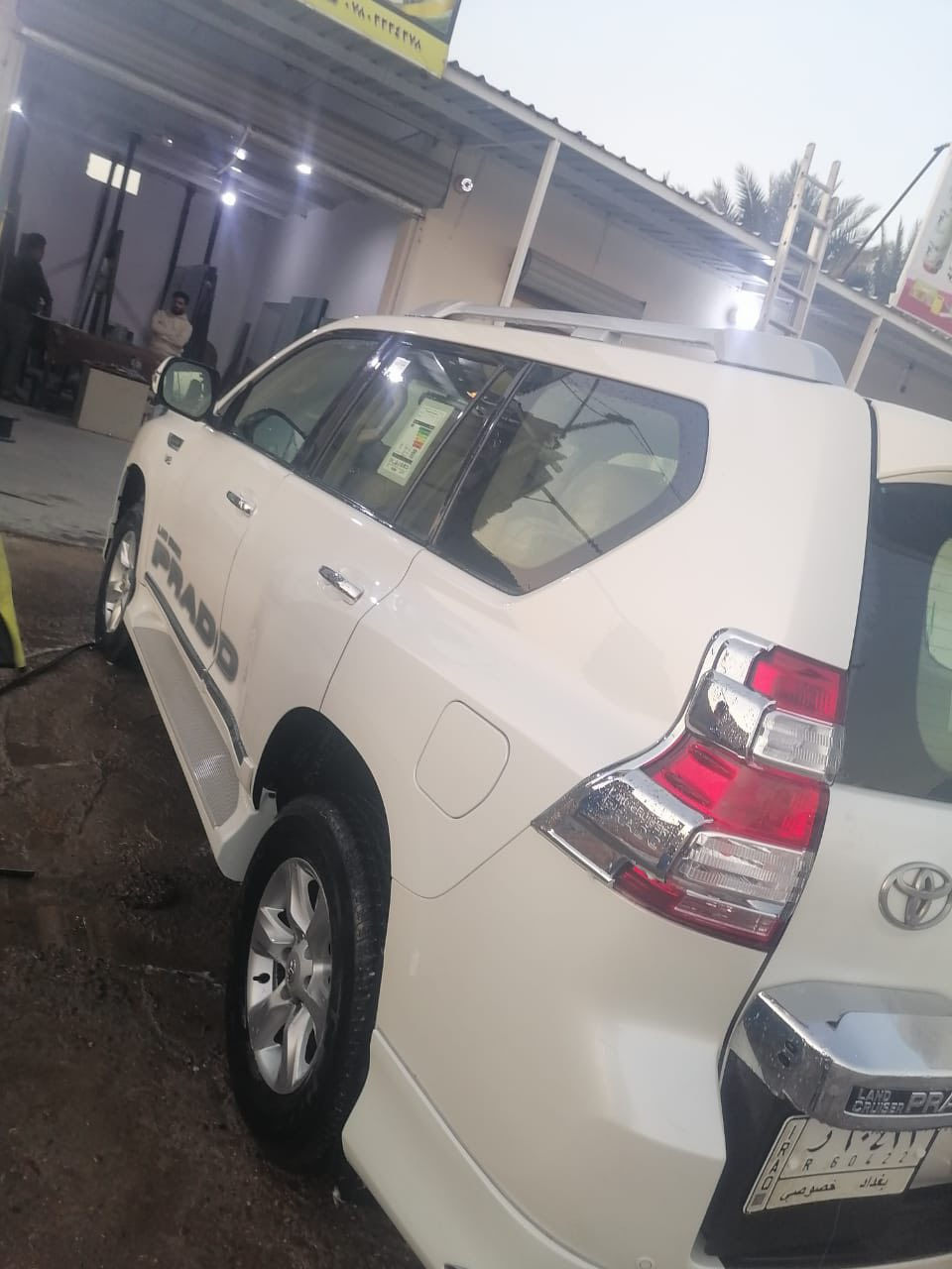 السلام عليكم للبيع برادو 2013 كويتي TXL ماشيه 220 معروفه مواصفات الكويتي رقم بغداد باسمي جاهزه ونظيفه بيه قطعتين فقط سعر 240 وبيه مجال مكان الانبار الخالديه للاستفسار ***********
