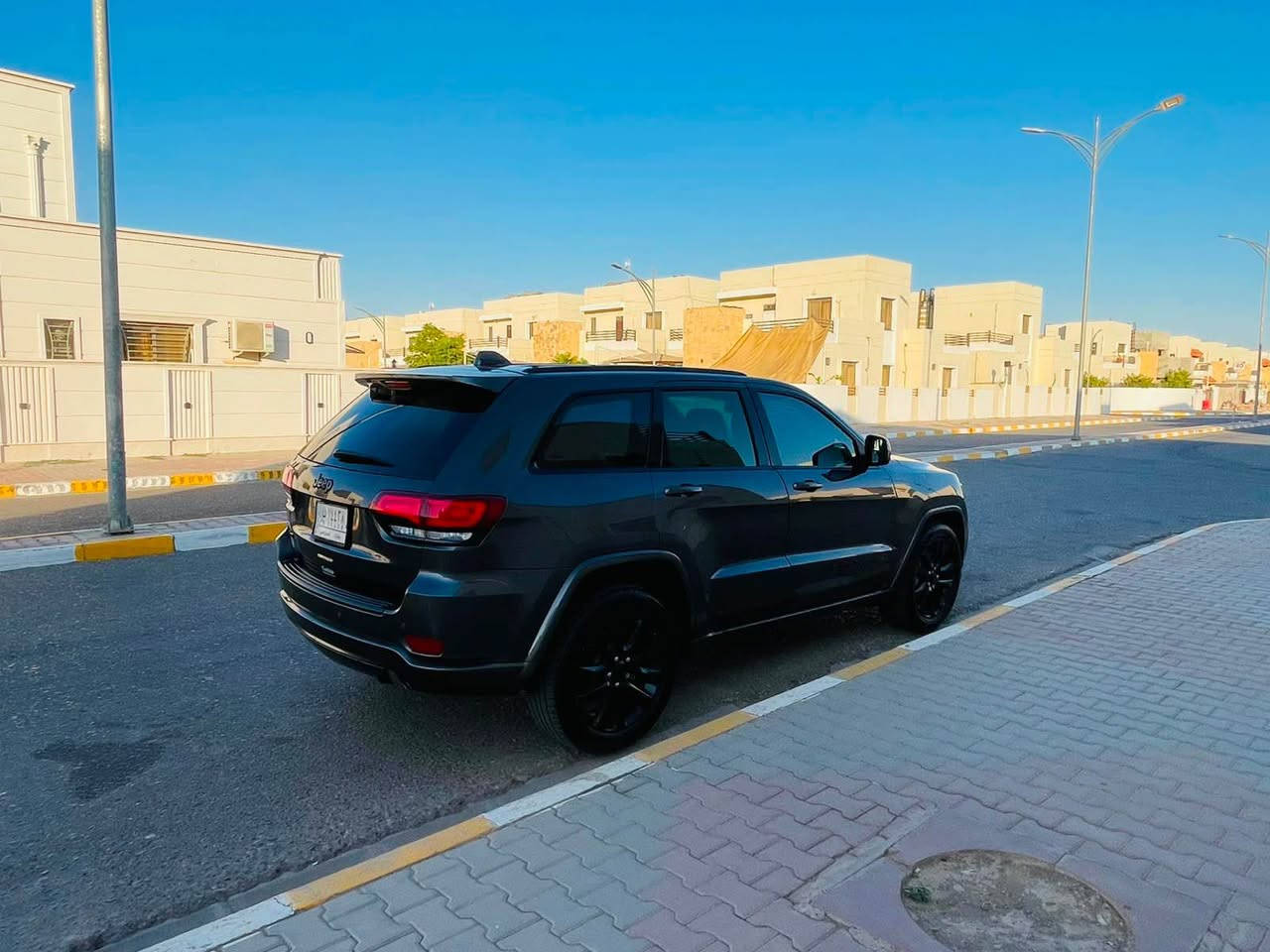 السلام  عليكم   
اللبيع
جيب شيروكي 
موديل 2018 
سياره جديده 
بيه قطعتين صبغ بونيد وجاملغ 
*********** تكريت, صلاح الدين
