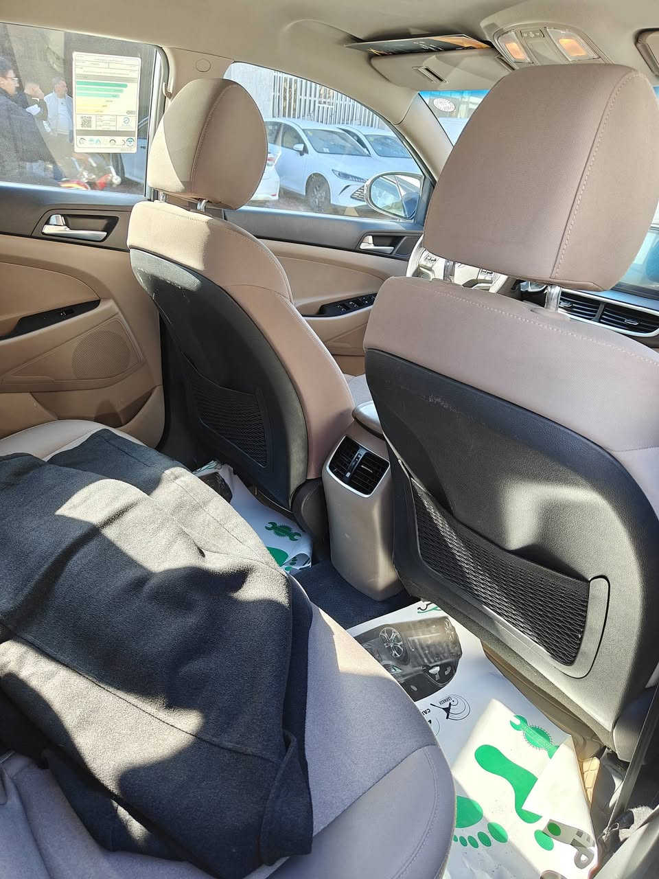 تحيه طيبه السلام 
توكسان 2021 كوري 
فول مواصفات قماره حديد 
ماشيه 42 الف 
مكينة 2000  دوش
بصمه ابواب 
بصمه تشغيل 
تحكم ستيرن 
حساس خلفي أمامي 
مقاعد كهرباء 2
شاحن وإير لس 
ويل كب 
دبل ابرياك.
رقم اربيل شرط تحويل مباشرة سنويه هزه جديد 
210 ورقه وبيها مجال قليل 
إي استفسار 
*********** 
مكان بغداد البياع
