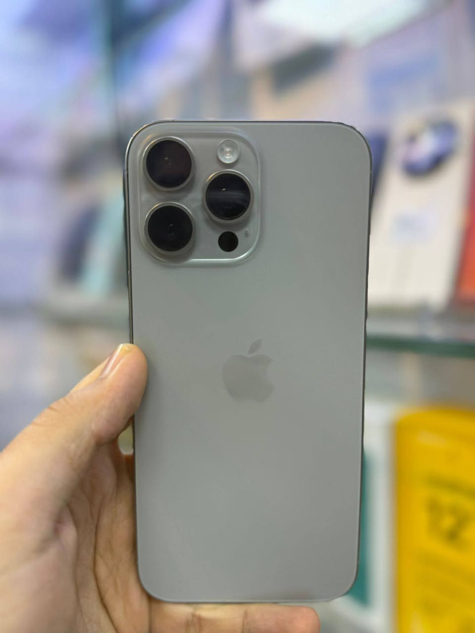 iPhone 16 pro max
بدون اي تصليح او تبديل   ✅

بطارية   ‎%‎93  ✅

ذاكره     256   ✅

نموذج  M 

ضمان لمدة 5 ايام من تاريخ الشراء✅

العنوان - الصالحيه - كرادة مريم 

للتواصل خاص او واتساب 

***********
