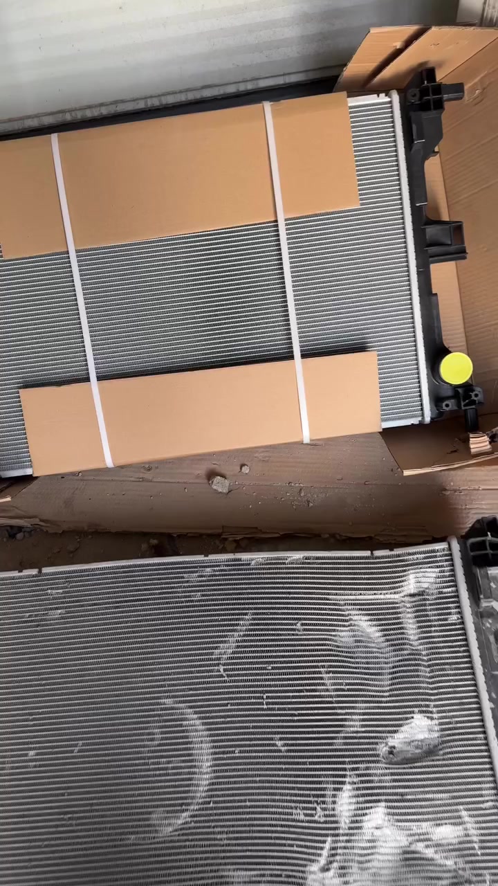 نشر للفائدة
راديتر (ماء محرك) جيب كومباس موديل 2017 الشكل القديم 
راديتر ( تيربو ) جيب كومباس موديل 2022 و2023 
راديتر ماليبو ( تبريد ) من موديل 2018 وصاعداً 

جميع هذه الراديترات ترهم لدوج هورنيت

تحياتي ..


**إذا كنت صاحب هذا الإعلان وتريد حذفه لأي سبب، رجاءا أرسل رسالة إلى الدعم الفني**