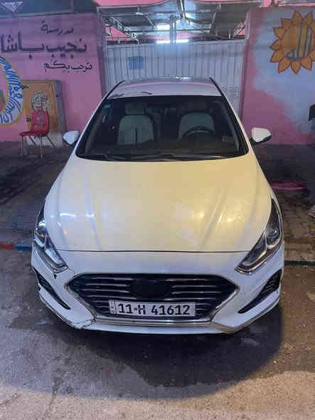 سوناتا 2018
حادثها فقط صندوك
طخات بسيطه بيها معدله ع بارد وصبغ بالقمارة وبنيد كما موضح في الصور 
السعر 145 وبيها مجال للشراي 
مكاني بغداد
الرقم ***********
