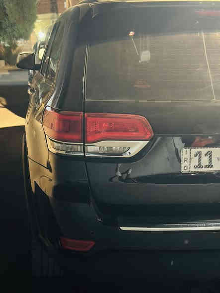 ⸻
🚗 للبيع – او مراوس جيب شيروكي 2018 Limited 🚗
 • الموديل: 2018
 • الفئة: Limited فل أوبشن
 • المحرك: 6 سلندر (3.2 لتر) اقتصادي وقوي
 • نوع القير: أوتوماتيك
 • الدفع: تو ويل 
 • الممشى: 98…الف…… كم فقط
حادثها جاملغ وبنيد وشويه من الباب فقط مال امريكه ومبدلات قطع بلاديه ومصبوغه 
بدون شاصي ولا لغد سياره نضيفه 
تخم تاير جديد 
تبريد قطعتين 
 • اللون الداخلي: ……… جلد فاخر

✅ المواصفات:
 • دخول وتشغيل بصمة
 • شاشة كبيرة مع نظام ملاحة
 • كاميرا خلفية + حساسات أمامية وخلفية
 • مقاعد جلد كهربائية مع تبريد وتسخين
 • فتحة سقف بانوراما
 • مثبت سرعة
 • نظام تحكم بالمقود
 • بلوتوث / USB / AUX
 • نظام صوتي ممتاز

📌 السيارة بحالة ممتازة جدًا من الداخل والخارج

واتساب ***********
