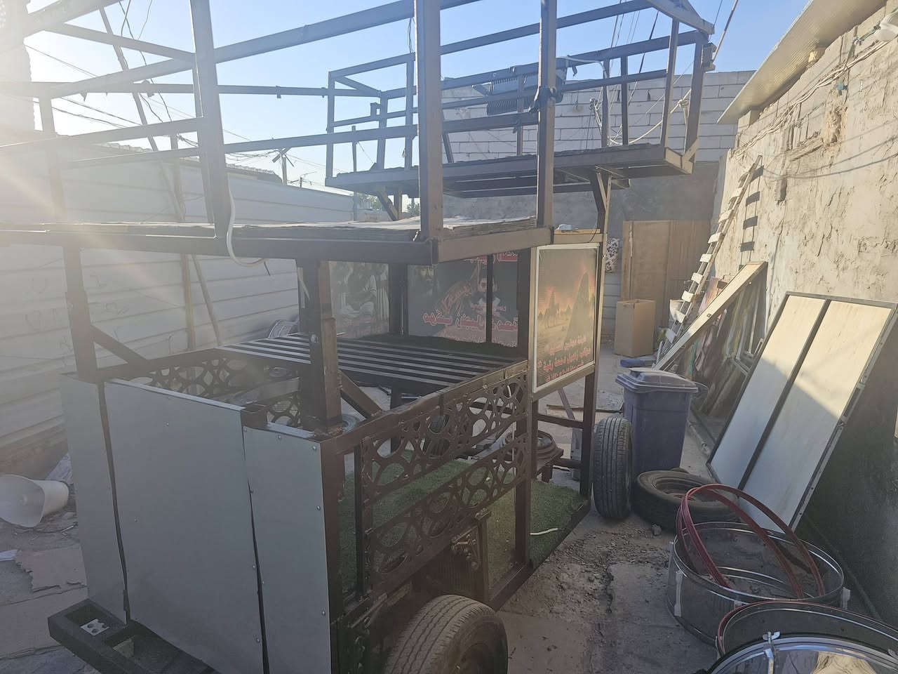 السلام عليكم جميعا عربانه موكب للبيع  تشيل 8 سماعات سعرها 900 وبيها مجال لخدام الحسين ع عنوان بغداد الكرخ منطقة المعالف  الاتصال على الرقم *********** 
او مراسله خاص وبخدمتكم
