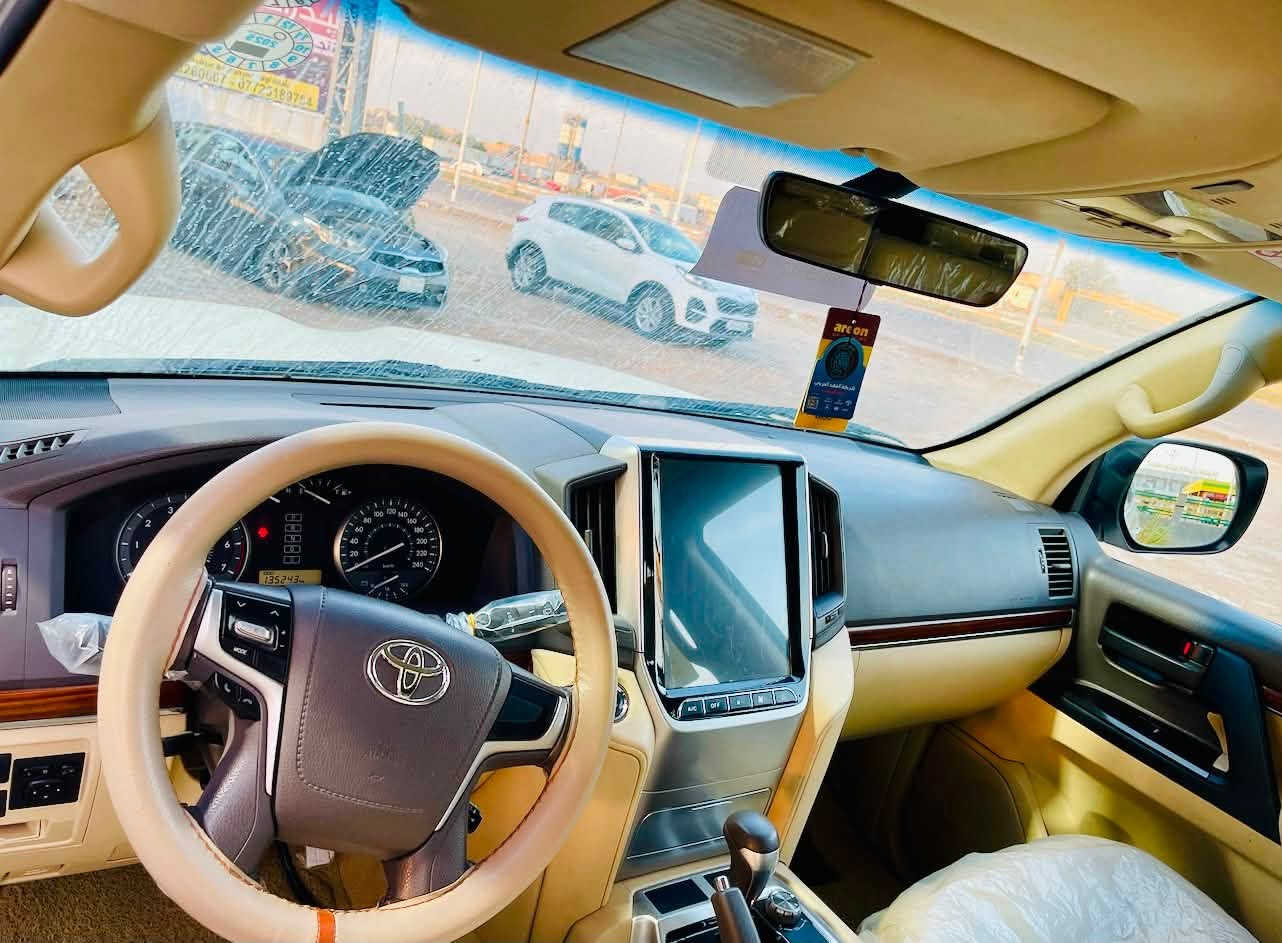 السلام عليكم
لاندكروز موديل17 فطيم شباك ويل وخط ٢١
السياره لا صبغ ولآ ضربة ولاتبديل ولافتح فقط بارد بسيط
كير محرك مكفول 
موصفات فول 
السياره رقم اربيل تحويل وكاله  
مكان السياره صويره  
السعر ٤٥٠
الاستفسار الاتصال (***********
