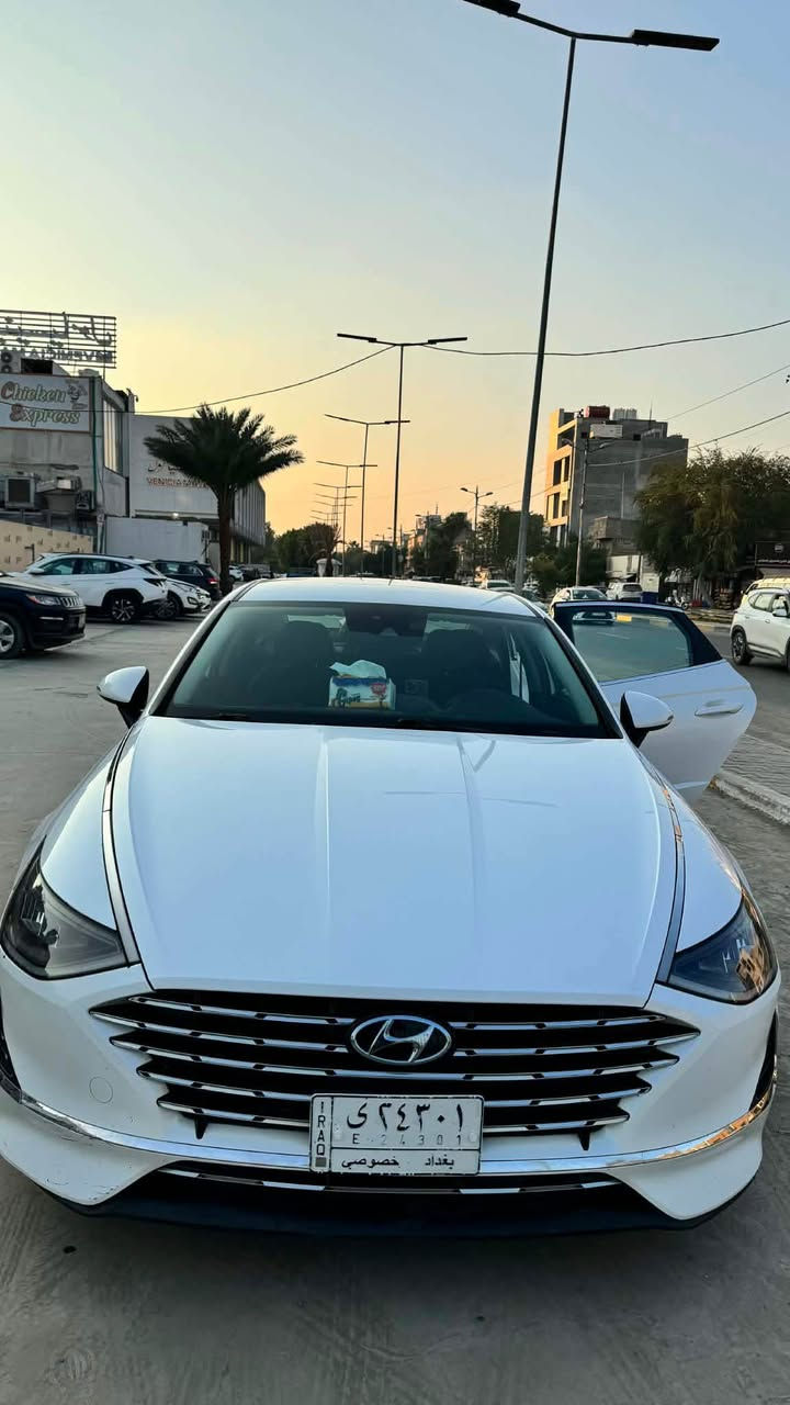 السلام عليكم 
هونداي سوناتا هايبرد مواصفات البلو ضرر خفيف جدا جاملغ خلفي صور ورقم شاصي موجود *********** بغداد, العراق
