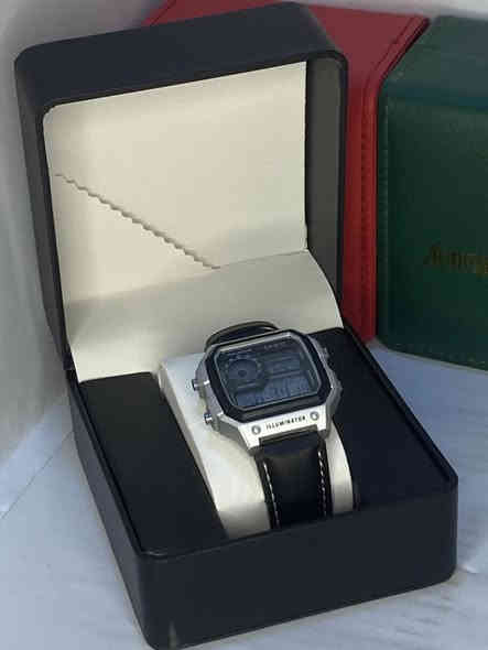 ساعات رجاليه ونسائية قطع ماستر بماكنه ياباني كل قطعه والها سعرها للحجز والطلب واتساب ***********
متوفر توصيل لكل العراق
