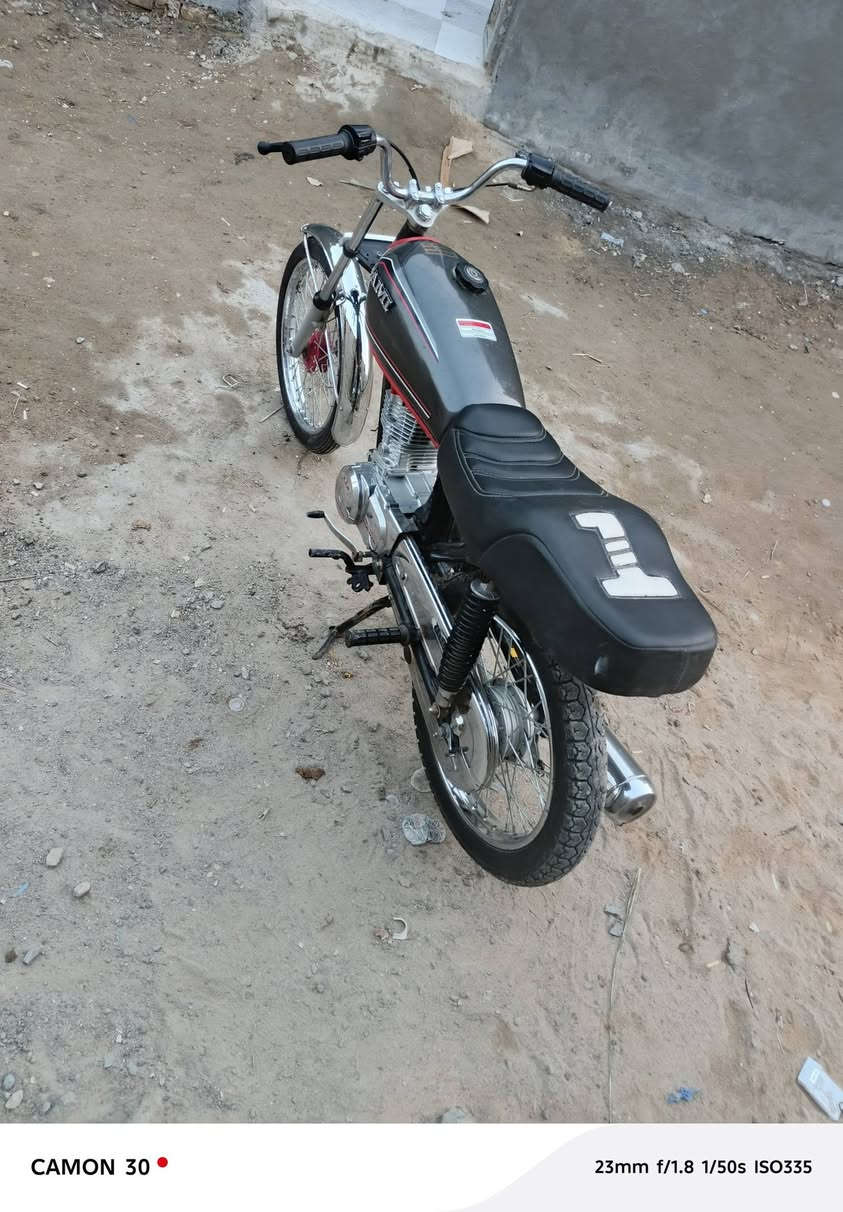 سلام عليكم دراجه شوف العين صارله شهر معمره شاصي نامه محرك تيربو ثالث بديلت دهن دراجه مامغسوله شوف العين
حلوه مهموله ماعدي مكان اله اريد ابيع
بيعه وليس مراوس مكاني قرب مستشفى 
التركي *********** سعر 600 وبيه مجال بسيط للشراي
