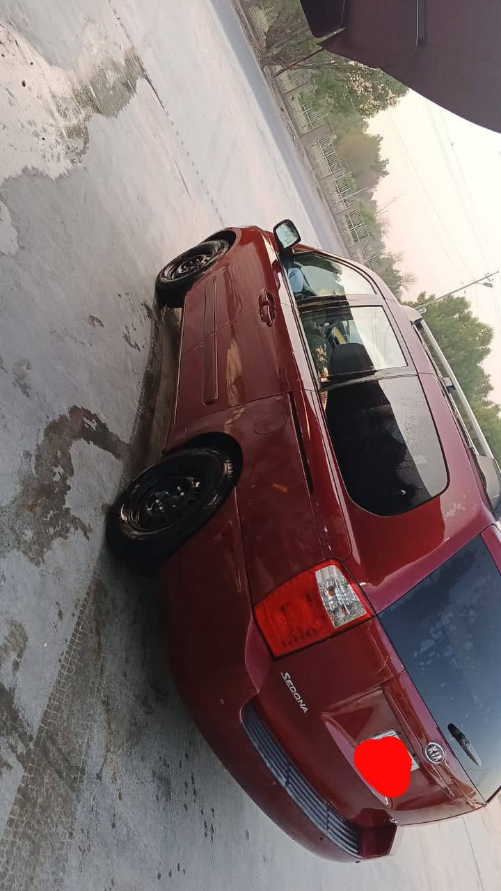 سلام عليكم ادوات كصه كيا سيدونا ٢٠١٣ سيارة جديدة ٧ راكب سياحي  VIP فول مواصفات ٦ سلندر دووش تخم تاير كير ومكينه وحداديه كلها جديده تحكم ستيرين بيع فقط بدون مراوس متوم رقم بغداد  السعر ٦٠ تواصل واتساب فقط ***********
