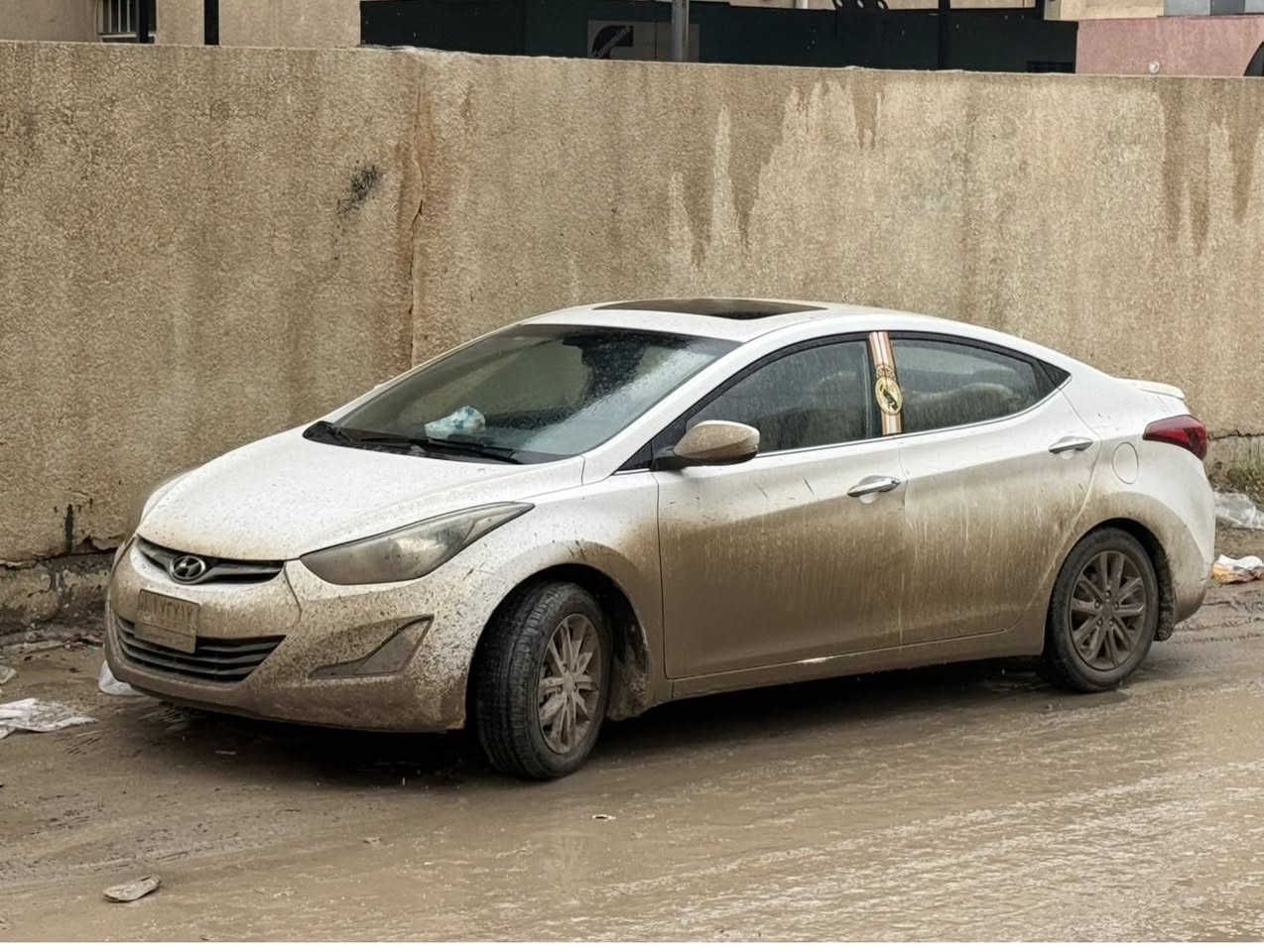 للبيع
2016 
ماشيه 145
5 قطع

فول السياره
***********
