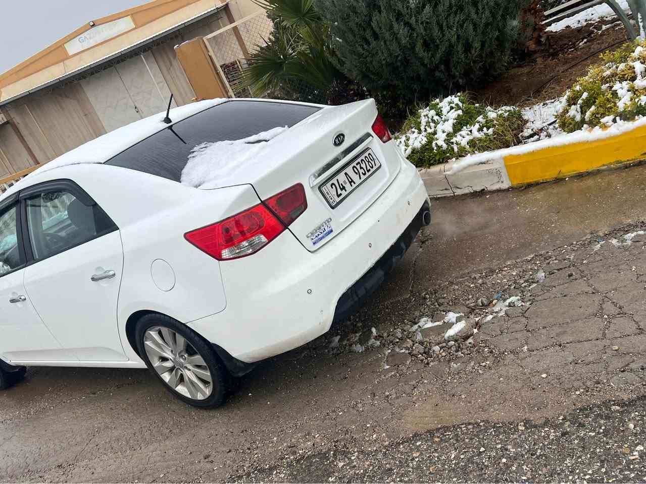 كيا سيراتو2012
رقم سنوي جديد 
تاير باتري جديد
180  المشي
كير محرك شرط  
اشاير لبمري 3كير
محرك مامفتوح(1600)دوش
جملغ ونص بوند صبغ بلا شاصي شرط
رقم تلفون***********  *********** دهوك, العراق
