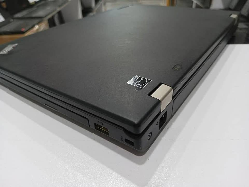 حاسبه وندوز جيل السابع
عرض على لابتوب لينوفو المناسب جدا للتصفح ومشاهده الافلام والمسلسلات وللالعاب المتوسطه وايضا الدراسه والبحوث والطباعه والاعمال المكتبيه 
مواصفات الابتوب:👇
لينوفو بحجم شاشه ١٤ 
معالج core i5 جيل ثاني 
#رام 4 #هارد 320GB كيبورد عربي انكليزي 
منافذ (lan-usb3-vga-hdmi-aux-cd-usb sata) 
ويدعم اضافه الرام الخارجي ايضا 
السعر: 90الف بيها مجال قليل

 ماوس والشاحن الاصلي والحقيبه
متوفر واتساب: ***********
