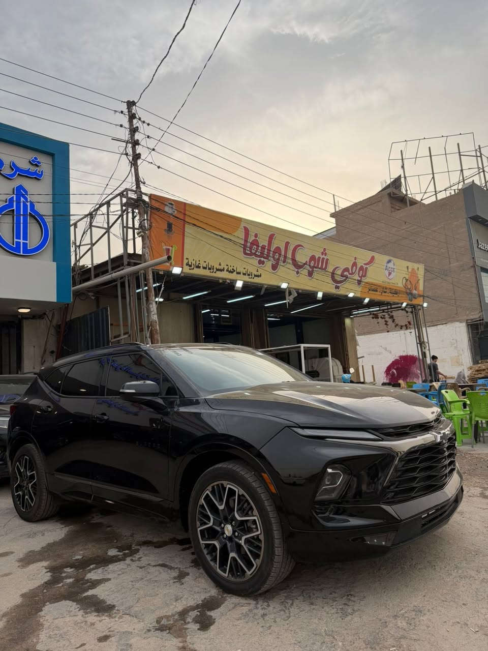 سلام عليكم سياره بلايزر موديل 25 اعلى فئه دخول جديد مرقمه ماشيه 5000مراوس بعقار ***********
