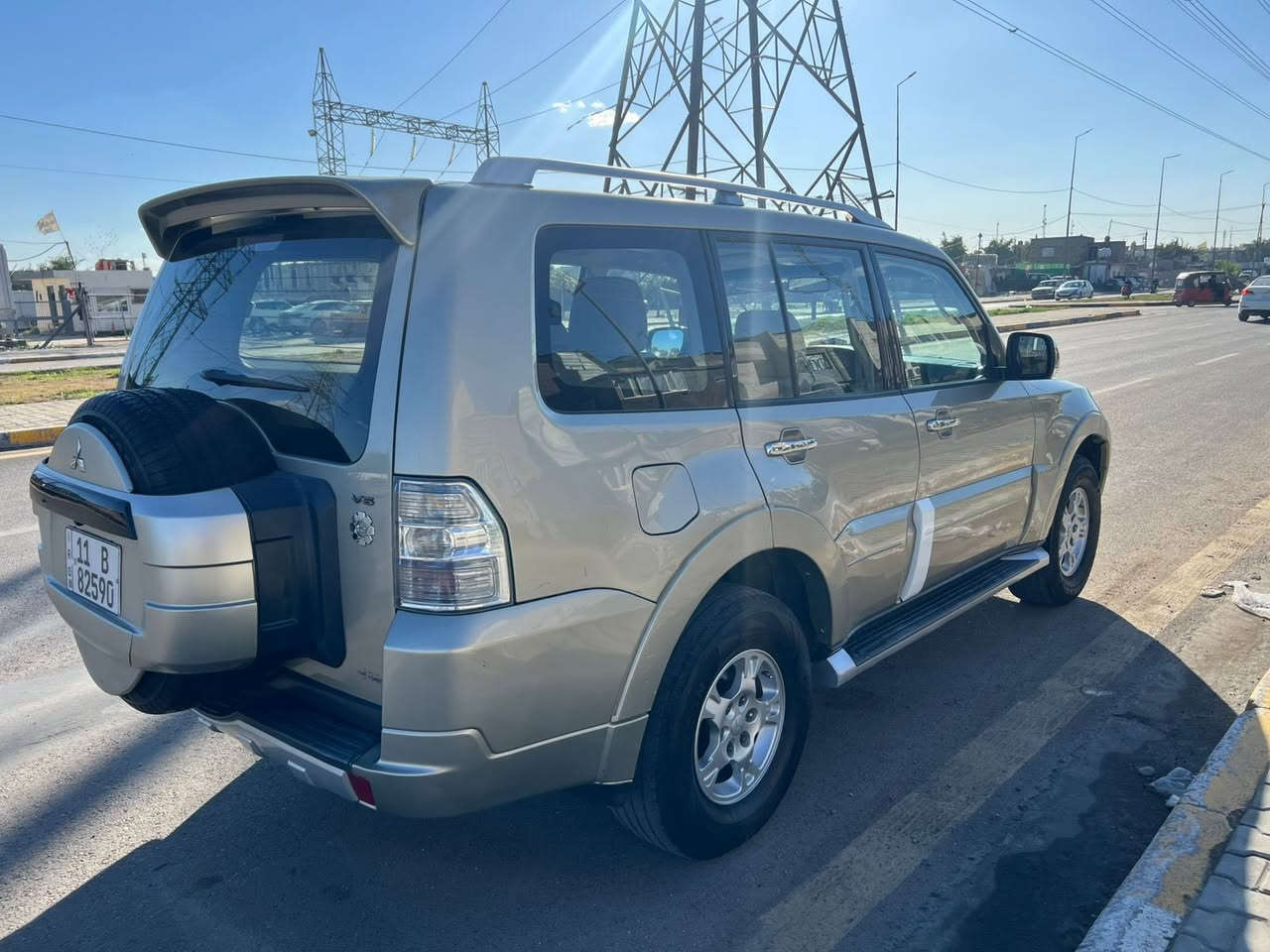 باجيرو موديل 2008 محرك 3000 رقم بغداد دولي باسمي هزه جديده تحكم ستيرن شاشه كأمره مري شفط سبعه راكب ثلاث قطع تبريد ماشيه 130 ألف بيهه كلير بالجاملغ الأمامي ونص الجاملغ الخلفي صبغ فقط السياره جاهزه بدون نقص  السعر 116 بيهه مجال بسيط الاتصال ***********
