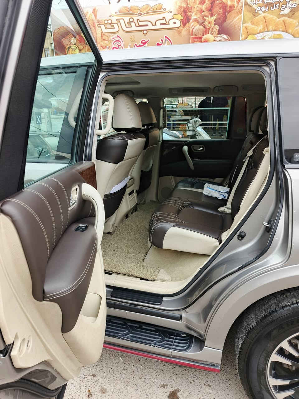 نيسان باترول 2011 وارد خليجي 
محرك se 
بيهه صبغ ربع الجاملغ و ربع البنيد بدون دواخل 
السيارة محدثة داخل و خارج نيسمو 
ماشية 190.000 السعر  ٢٠٠ورقة و بيه مجال الشراي يتصل ***********
