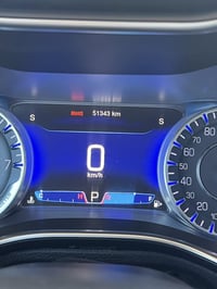 c200 كرايزلر  2016 مكينه 2400  شاشة كبيره  كامره خلفيه  تحكمات ستيرن  ...