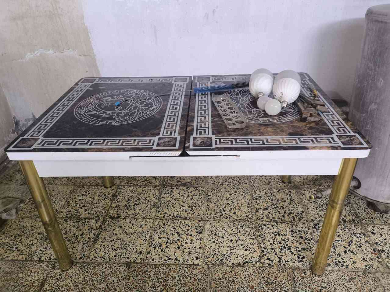 السلام عليكم غراض للبيع مستعجلين عليهة الدورة الصحة
