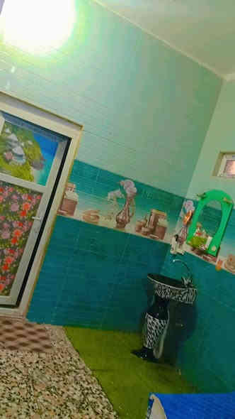 دار 🏠 للبيع 
المساحه 400م 
يتكون من غرفتين وصاله واستقبال ومطبخ ومجمع داخلي وخارجي 
البيت بناء حديث 2025
الموقع طريق ربيانه قرب حسينيه حجي شاكر 
ثاني بيت عن التبليط للاستفسار اكثر مراسله الصفحه او الاتصال على الرقم ***********
