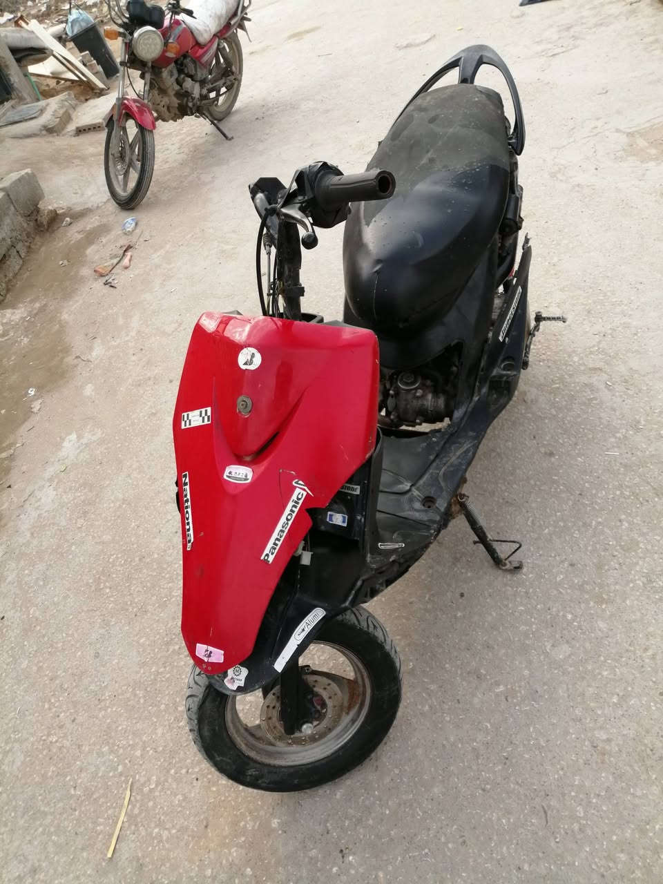 سلام عليكم دراجه ماكس البيع عوزه بس صراصه ريده 200  الف هذه رقمي ***********
