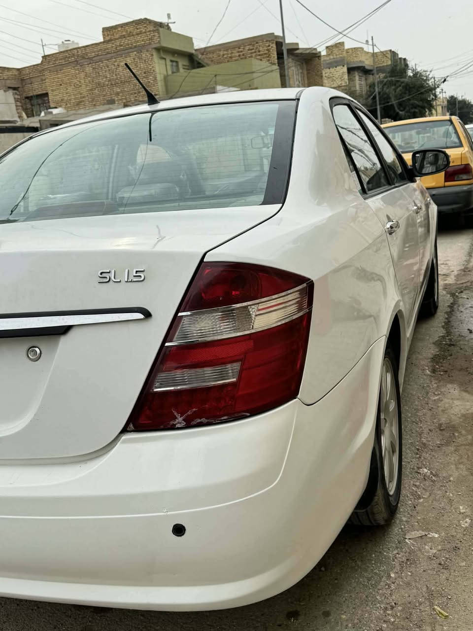 السلام عليكم للبيع جيلي موبل موديل 2013السياره مبدل بيه جاملغ امامي  فقط تحويل ثاني يوم السعر 62
وبيه مجال  السياره مكفوله ونضيفه العنوان  واسط الكوت مركز المدينة 

الرقم:***********
