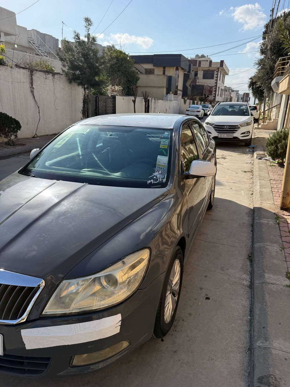 سەرەتا بە ناوی خوا✨🤍
شکۆدا مۆدیل ٢٠١١
گێر عادی مەکینە ٢٠
سەیارەکە گیرو مەکینە تەقەو رەقە بە شەرت 
سەیارەکە بیلاد تەکسیە کراوە بە خسوسی 
پشتی لیدرانی هەیە
سەیارەکە تا بڵێی جوانەو بی مەسرەفە 
سعری ٥٥وەرەقە ٥٢٠ هەزار خرامەی لەسەرە دوای مەعامەلە دەدریتەوە 
شوین سلیمانی گۆرینەوە ئەکەم ئەگەر شتیک بەدلم بیت
تکایە زانیاریم هەموی نوسیەوە موشتەری نیت پەیوەندی مەکە (***********).  
(٥٥وەرەقە) Singapore
