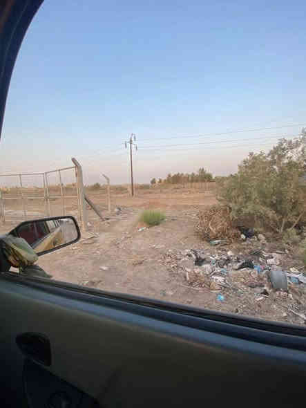 السلام عليكم ارض للبيع مساحه 1000متر كافات الخدمات سند 25 مداور ثاني يوم مسيجه BRC 
مكان /طريق دغاره مباشر ع شارع 22متر وجهه ول باقي نزال
***********
