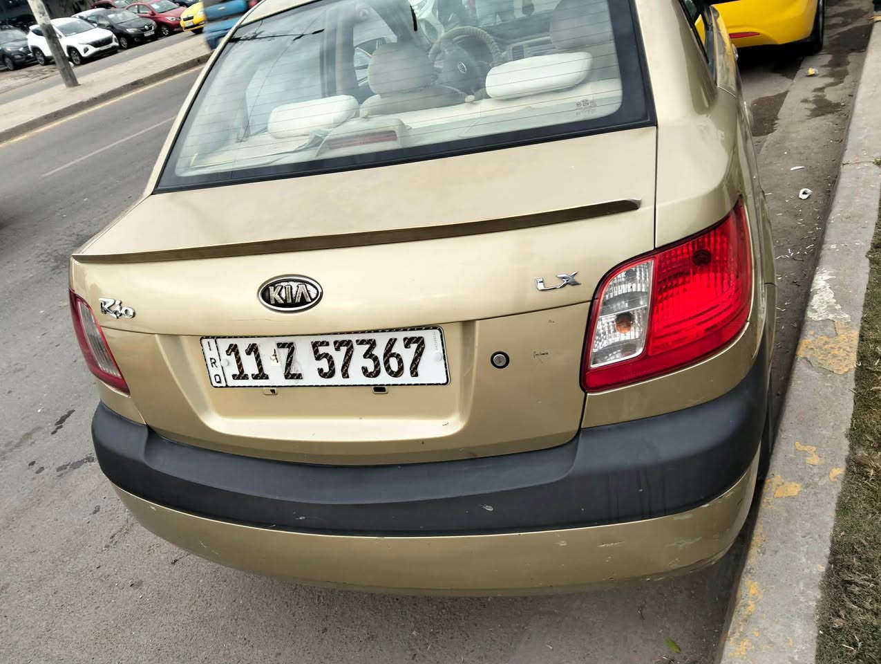 سلام عليكم كيه ريو موديل 2008 وراد امريكي بيه جاملغ الامامي بدون دواخل سياره ماشيه 74 حقيقي كير مكينه مكفول مكينه 1600 تخم تاير تبريد ثلج تتفه شغاله صدر امامي خلفي جديد متصرف عليه الف رقم بغداد رقم انكليزي معروضه 73 بيه مجال مكان بغداد شارع فلسطين 
مكلف بل نشر 
‭0771 286 5231‬ بغداد, العراق
