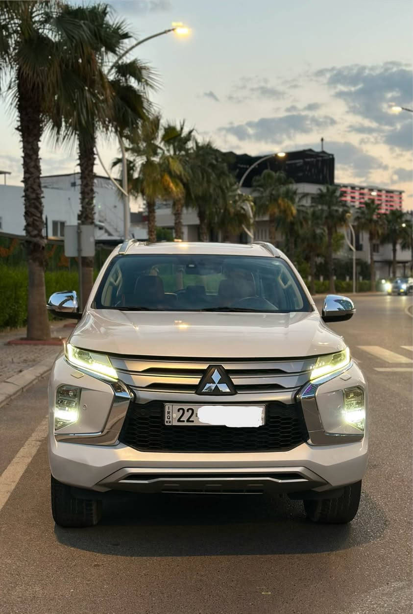 Pajaro sport full V6 2020🇯🇵✈️
✅خليجي شركة مهند فوول 
‎سلايد 
‎بصمة 
‎عداد ليگزز 
‎شاشة كبير 
‎ مقاعد3
‎دبل اكسل 4*4
‎بريك بصمة 
‎اوتو ستوب 
‎5 بصمة 
‎رادار و حاصة 
‎داخل قيسي (مشمش)
‎ماشي 60,000km 
‎✅سيارة مكفول كةفالة عام دعام الي دعام✅ 
‎سعر 200$
‎مكان سيارة اربيل 
‎*********** 📞واتساب أربيل, العراق
