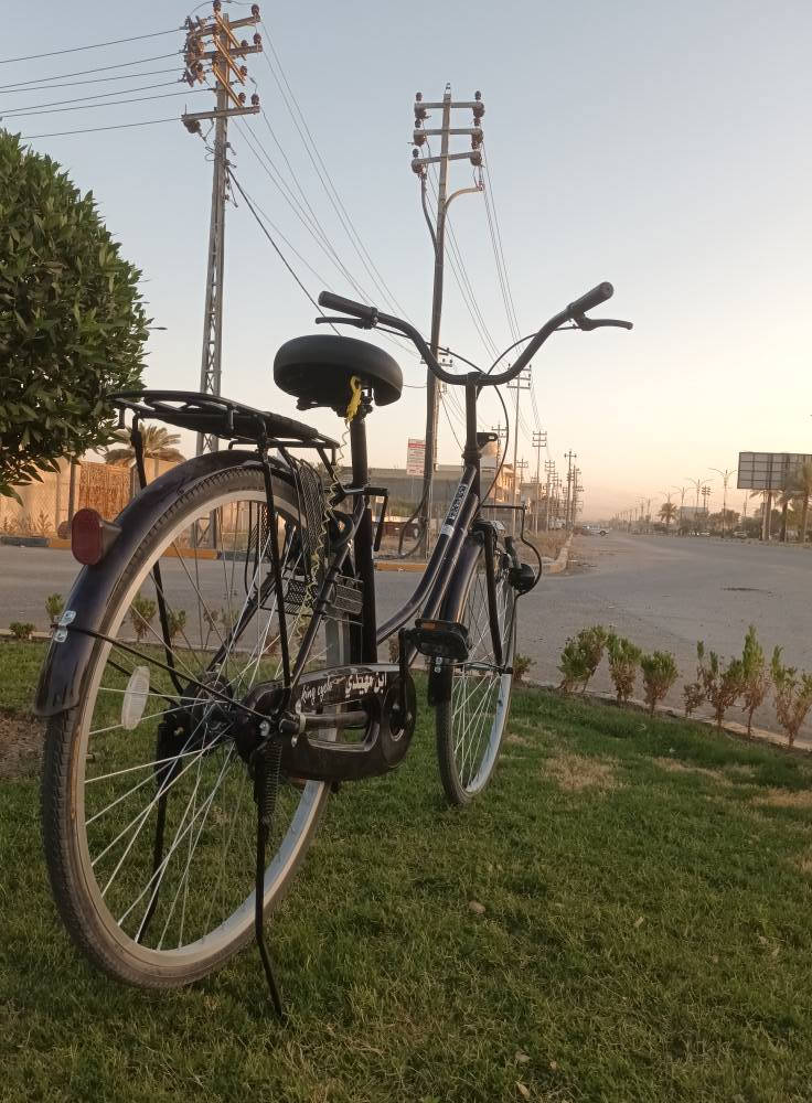 (السلام عليكم ورحمة الله وبركاتة) 
باسكل للبيع لون اسود موشم بنفسجي احله لون
موديل 2023 خالي من جميع الشخوط 
السعر 125 وبي مجال للطيبين
المكان حي الزهراء عامود 54 مطبخ العتبه
للاتصال ***********
