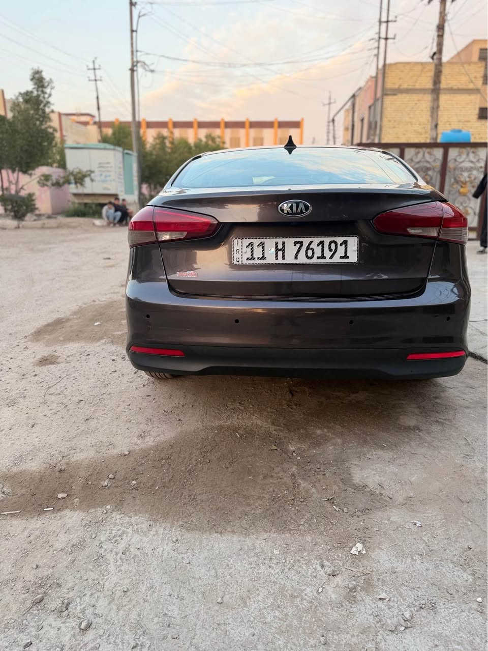 السلام عليكم 
للبيع كيا فورتي موديل 18 حادثه قبق جنطه مبدل ومصبوغ وشويه من الجاملغ الخلفي وبيه 4 قطع من كلير من امريكا بدون ضربه بدون دواخل ماشيه 86 الف مايل كير مكينه مكفول تبريد ثلج السياره عليه ادامه كامله من بلكات نوزلات مجاول فيت بم تخم تاير جديد مدومشه عام 
السعر 115 وبيه مجال 
مكان السياره بغداد حي اور 
*********** بغداد, العراق
