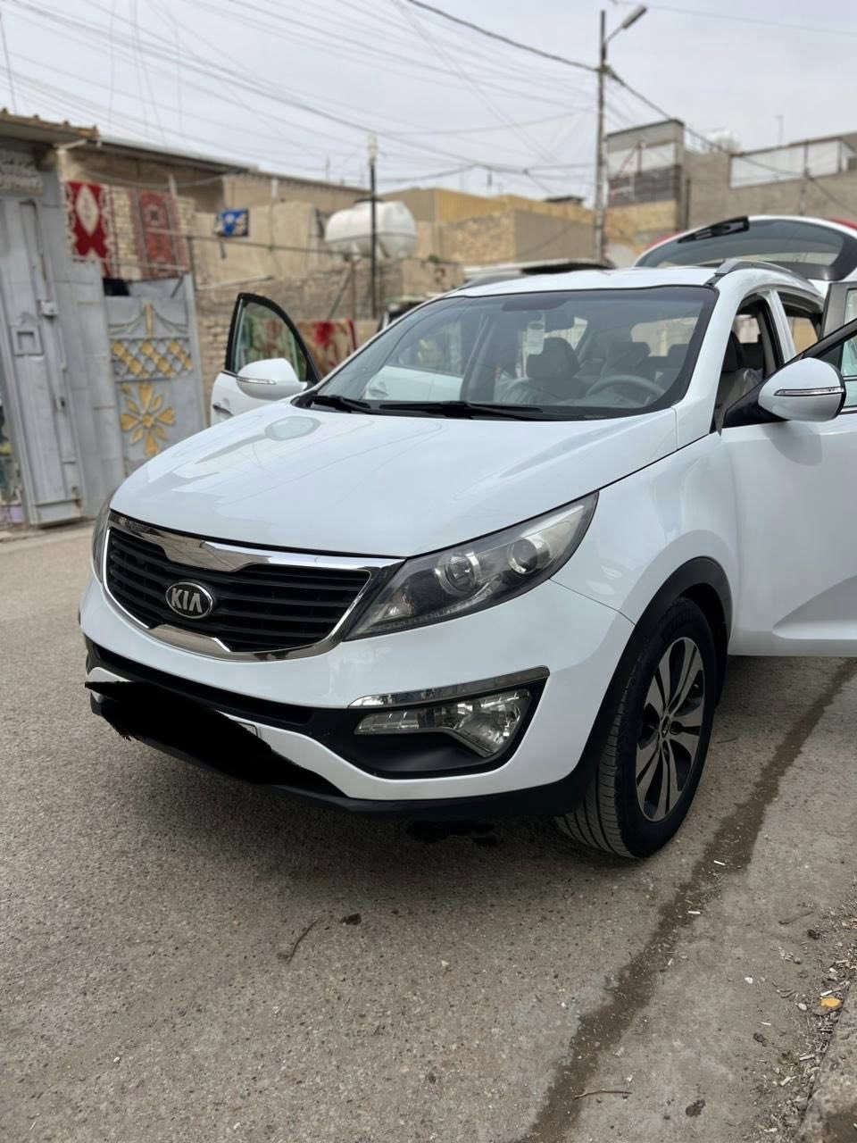 🚗 كيا سبورتج للبيع  - اللون أبيض 🚗
السلام عليكم، كيا سبورتج

سيارة نظيفة جداً، ماشاء الله تبارك الله،وإستخدام شخصي.

✨ المواصفات:

✅كيا سبورتج  

✅خليجي 4سلندر 

✅ لون أبيض ثلجي (داخلي رصاصي فاتح)

✅ مديل 2014

✅ حساس خلفي فقط

✅ كاميرا خلفية

✅ مقاعد جلد دوشمه حديثه

✅ مثبت سرعه

✅ ماشية 145كم فقط

✅ عجلات مقاس 19 بوصه تخم تاير حديث

✅مسجل شاشه

🛠 الحالة:

🔹 قير ومحرك بحالة ممتازة

🔹 صيانة دورية بالوكالة

السيره بسمي التحويل مباشر سنويه 2025

الزيت حديث تخم تاير دوشمه حديثه 

💰 السعر :145$

***********

واتساب نفس الرقم 

#كيا_سبورتج #سيارة_للبيع #فول_أوبشن #ابيض #سبورتج
