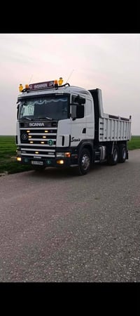 قلاب سكانيه • محرك ٣٨٠ • موديل ٢٠٠٠