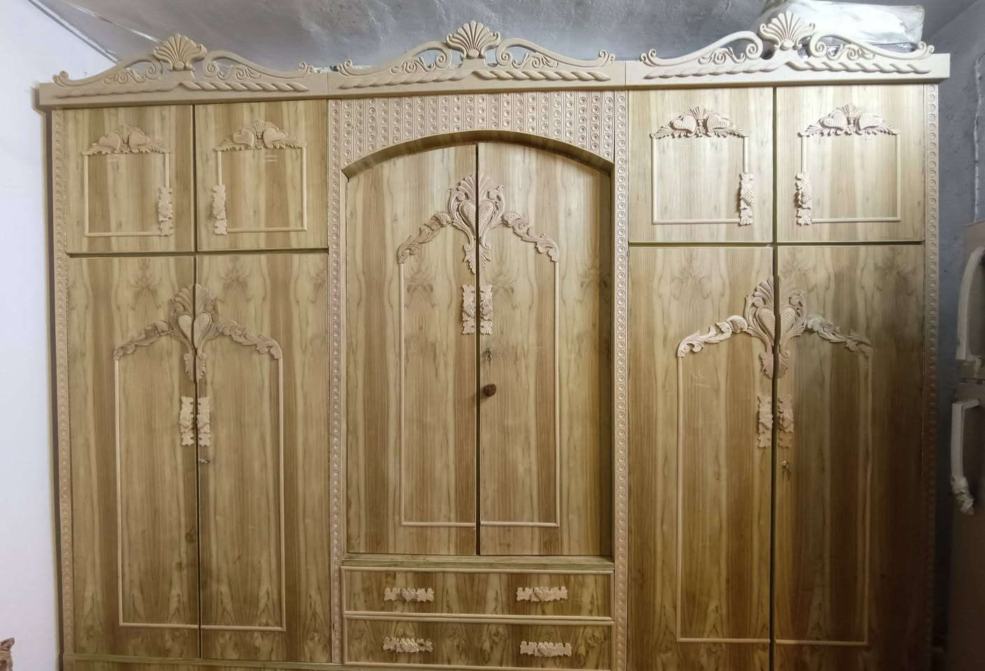 فنتور للبيع سته ابواب خمسه منم درجه اولى 
مكاني الموصل حي القدس السعر 600
‏‪***********‬‏
