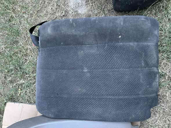 لام عليكم عندي كشنات خلفيه مال ٥٠٠ بدي قديم اليحتاجهن بخدمته وعندي دركه اربع دكم وحواجب فوك المازدات وكم غراض بعد ممصورهن وبطاين نيلي ***********
