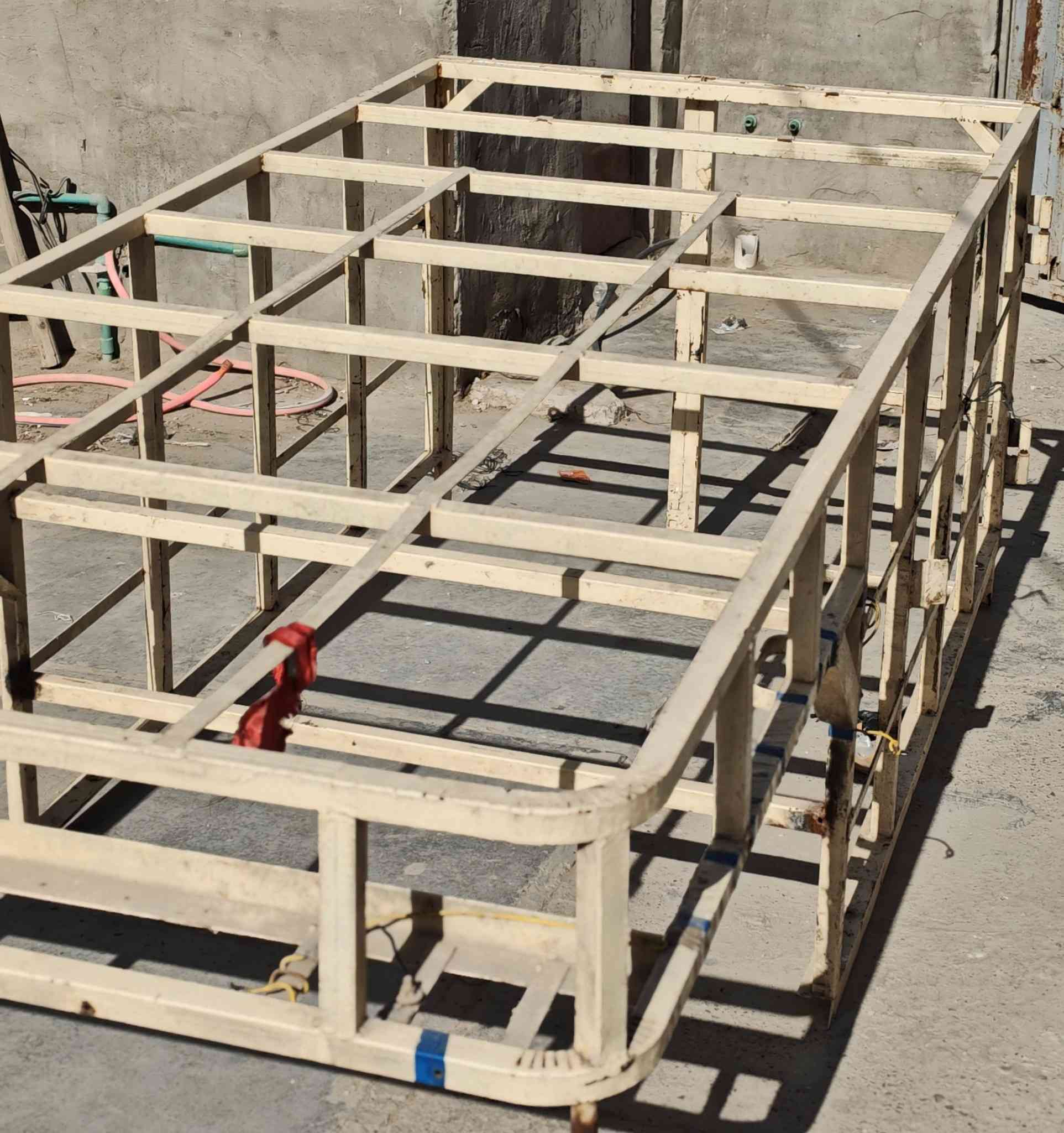 شباب محجر للبيع عنوان بغداد المشتل 130اوبي مجال حق الحية رقم الهاتف ***********
